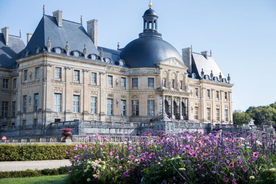 From Paris: Chateau de Fontainebleau & Vaux-Le-Vicomte Tour - Time Management Reality Check: Garden Walking vs. Palace Rooms