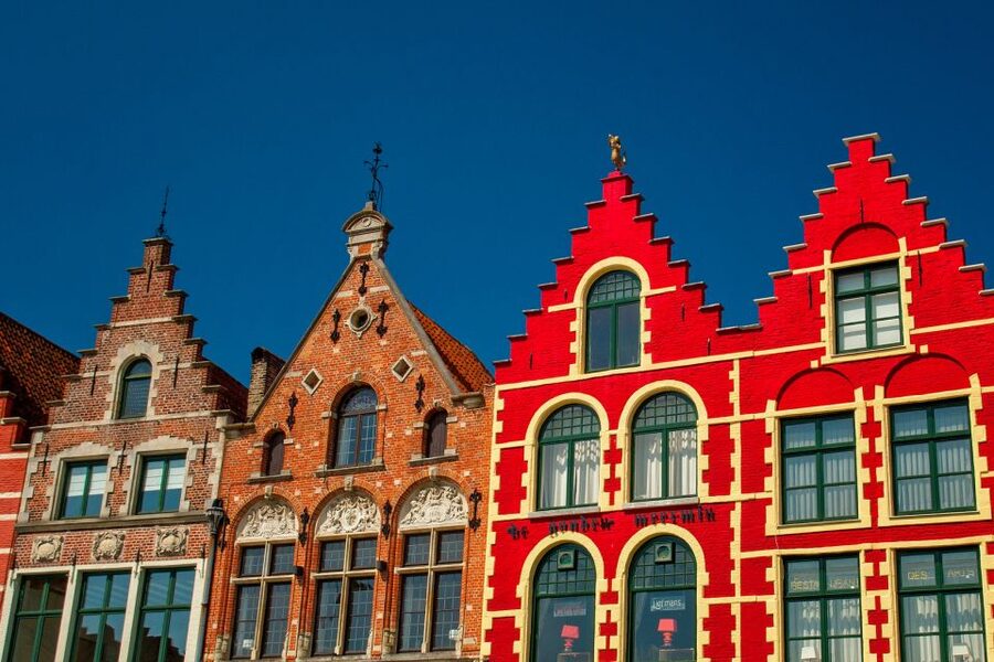 From Paris: Day Trip to Bruges with Optional Seasonal Cruise - Summer Bonus: The Optional Canal Cruise on 12th-Century Waterways