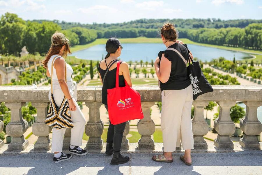 From Paris: Day Trip to Giverny & Versailles with Lunch - Morning at Giverny: Monet’s House and the Water-Lily Garden