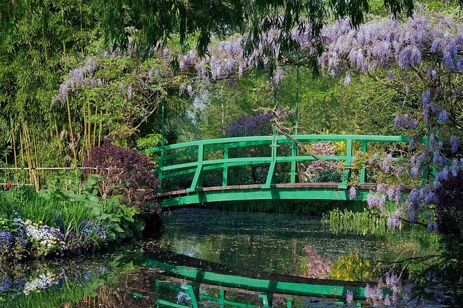 From Paris: discovery of Monet's house and its gardens in Giverny - Clos Normand: the water lily pond and Japanese bridge route