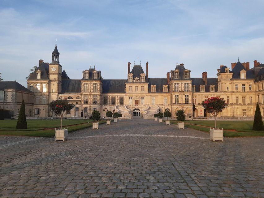 From Paris: Fontainebleau & Vaux-le-Vicomte Private Tour - Private hotel pickup: the easiest way out of Paris