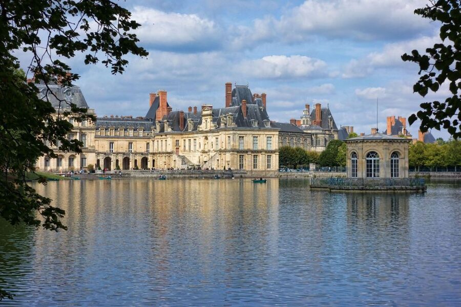 From Paris: Fontainebleau & Vaux-le-Vicomte Private Tour - How the visit flow works inside each château