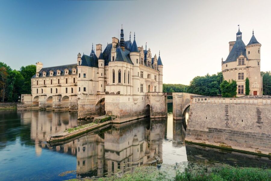 From Paris: Full-Day Loire Valley Chateaux Tour - Timing, walking, lunch, and what to pack