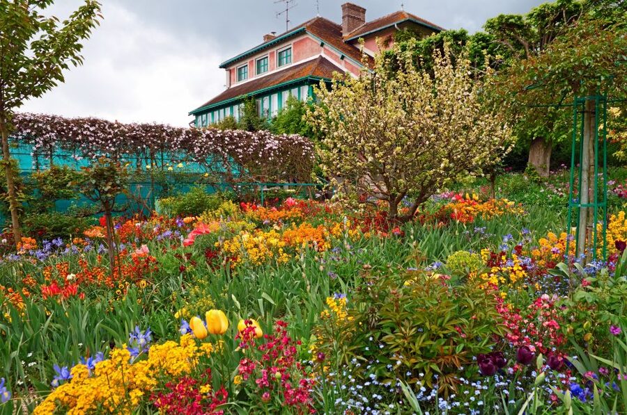 From Paris: Giverny and Versailles Palace Guided Day Trip - Logistics that can make or break your day
