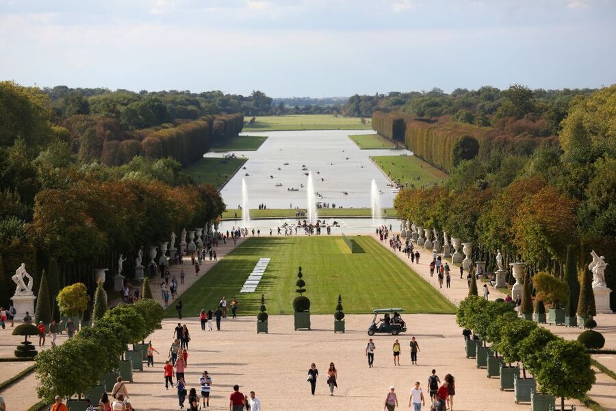 From Paris: Giverny and Versailles Palace Guided Day Trip - Getting to Giverny from Paris: what the coach day really feels like