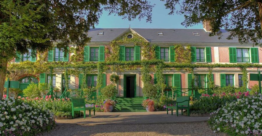 From Paris: Giverny and Versailles Private Full-Day Trip - Versailles Gardens Free Time: How to Spend It Smart