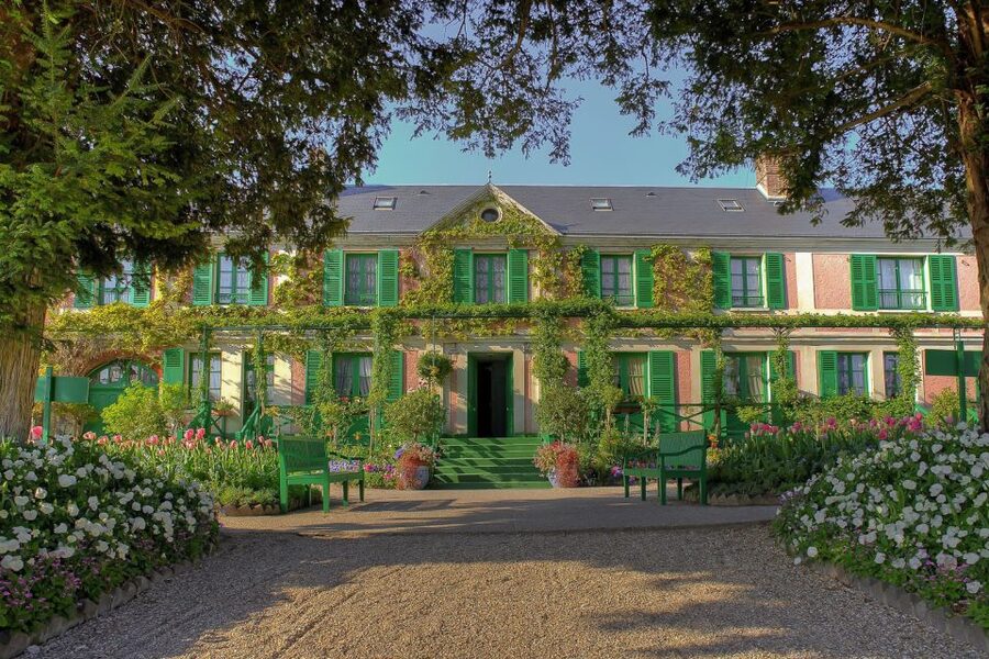 From Paris: Giverny and Versailles Private Full-Day Trip - Versailles Palace and the Hall of Mirrors: What to Focus On