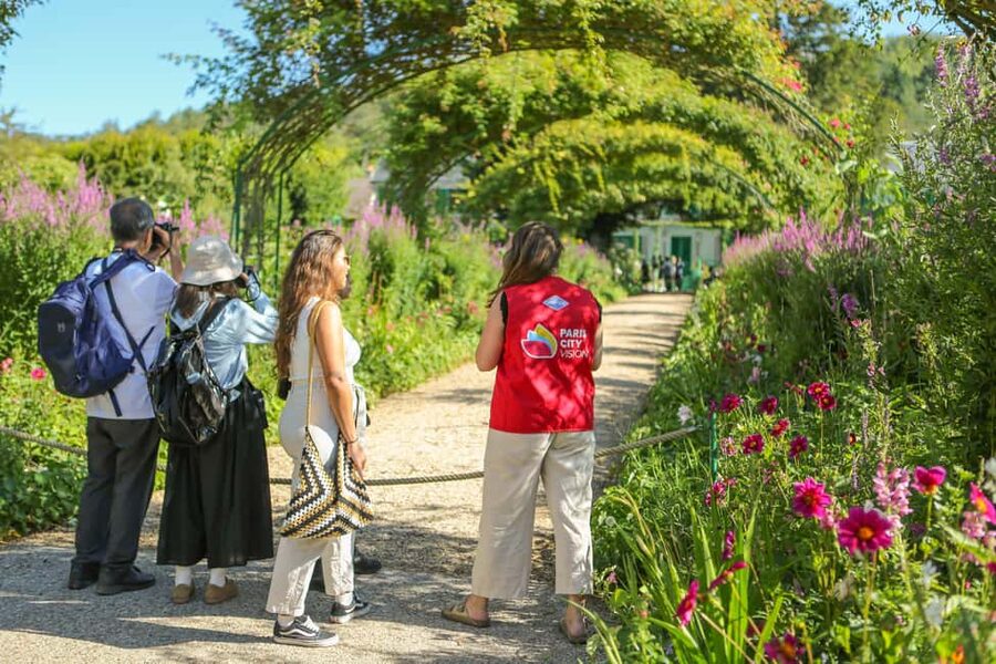 From Paris: Giverny Day Trip with Audio Guide or Live Guide - Monet’s House: why it feels more intimate than it looks in photos