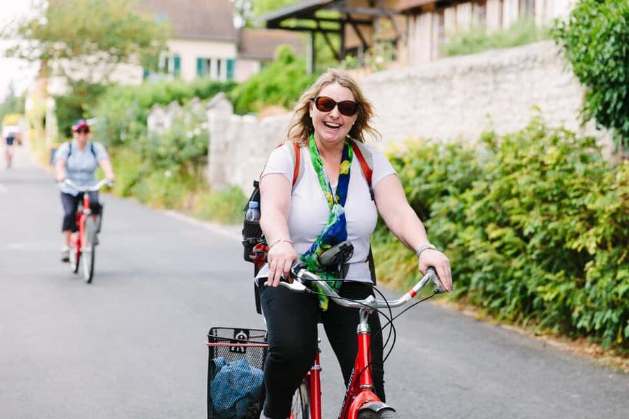 From Paris: Monet Garden & Giverny Bike Tour and Picnic Stop - Vernon market picnic: the fun part you control