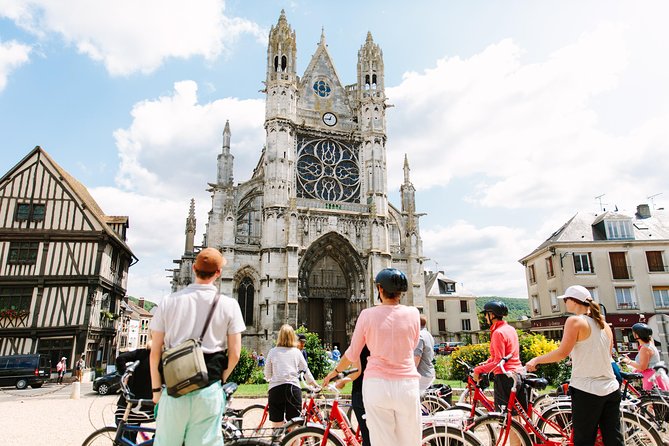 From Paris: Monet Gardens & Giverny Bike Tour with Picnic Stop - Vernon market picnic: the best kind of souvenir lunch