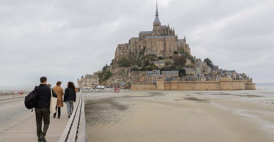 From Paris: Mont Saint-Michel Tour with Hotel Pickup Service - Comfort, restrooms, and how to plan your day like a pro