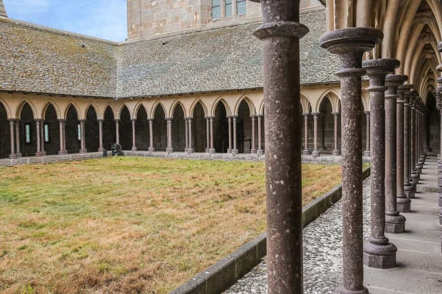 From Paris: Mont Saint-Michel Tour with Hotel Pickup Service - Who this Mont Saint-Michel day trip suits best