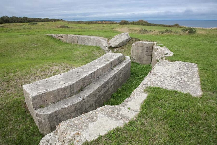 From Paris: Normandy D-Day Beaches Day Trip - Longues-sur-Mer and the Atlantic Wall: seeing what the Allies faced