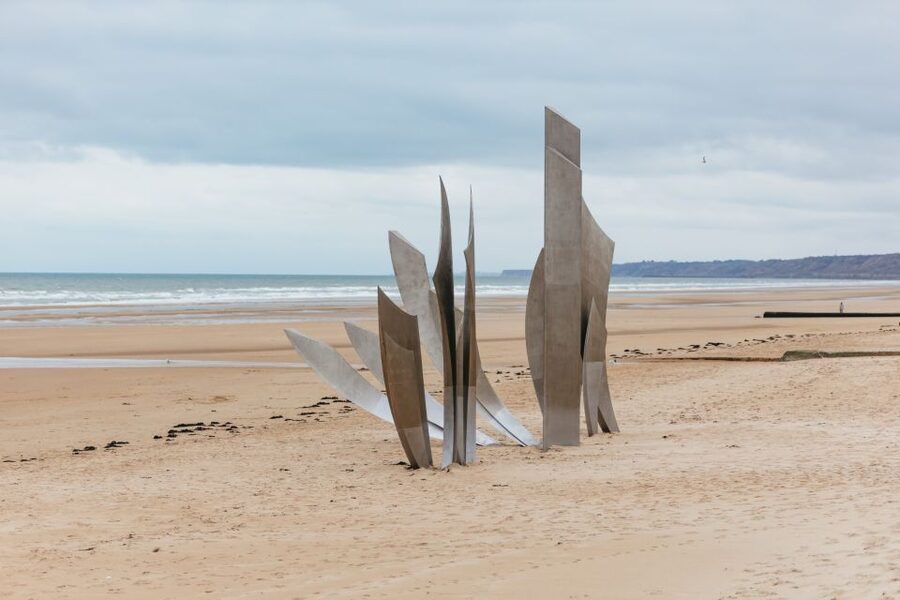 From Paris: Normandy D-Day Landing Beaches Full-Day Tour - Omaha Beach: more than a photo stop, especially when the timing is right