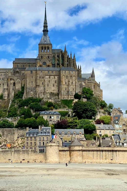 From Paris: Private Mont Saint-Michel & Normandy D-Day Tour - Omaha Beach: Monument SIGNAL and the short moment of silence