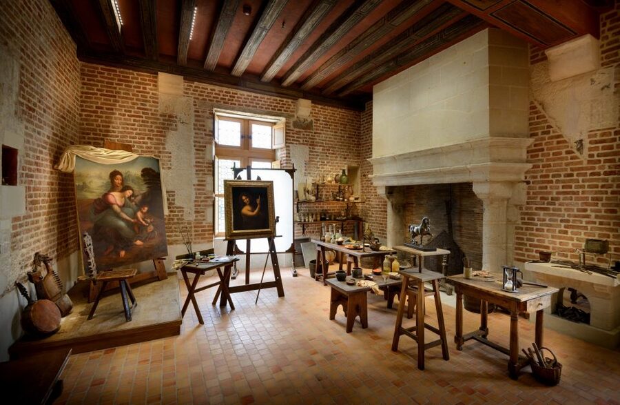 From Paris: Small-Group Tour of Loire Castles - Cheverny Castle: classic looks and a WWII secret