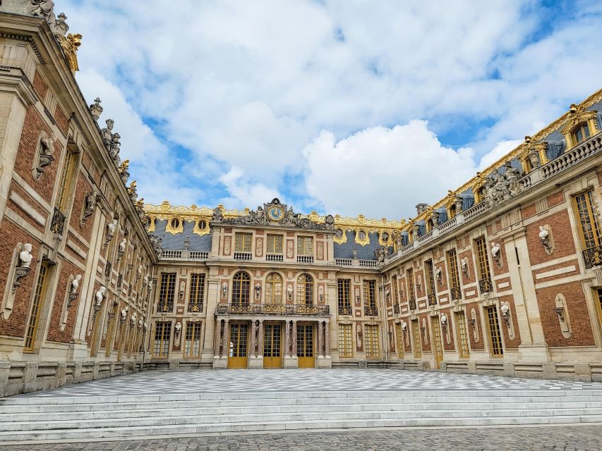 From Paris: Versailles Bike Tour with Gardens & Palace Entry - Place du Marché Notre-Dame: build your own lunch like a local