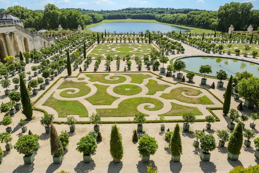 From Paris: Versailles Guided Tour with Skip-the-Line Entry - Gardens time: what you get, what you don’t, and how to use it