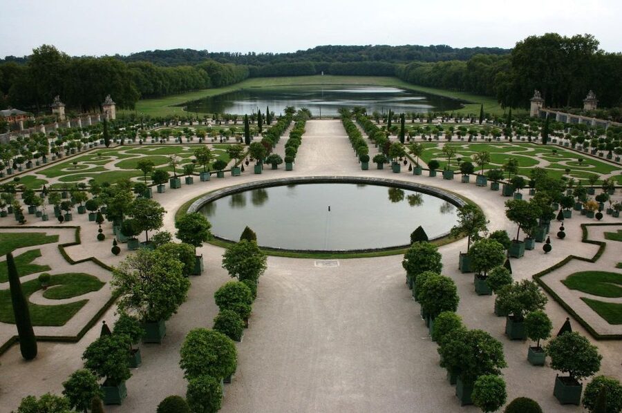 From Paris: Versailles Palace and Gardens Guided Experience - Palace time is self-guided: Hall of Mirrors and the King’s Chamber with your own priorities