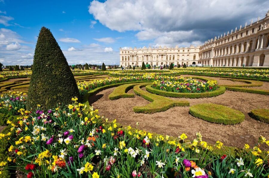 From Paris: Versailles Palace and Gardens with Transfer - Host support and the human touch (and why it matters)
