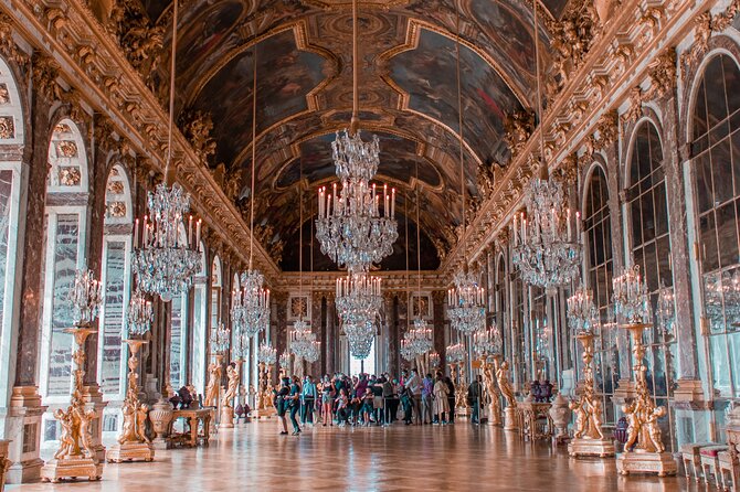 From Paris: Versailles Palace Live Tour with Gardens Access - Comfort and crowd tactics: small moves that prevent big frustration