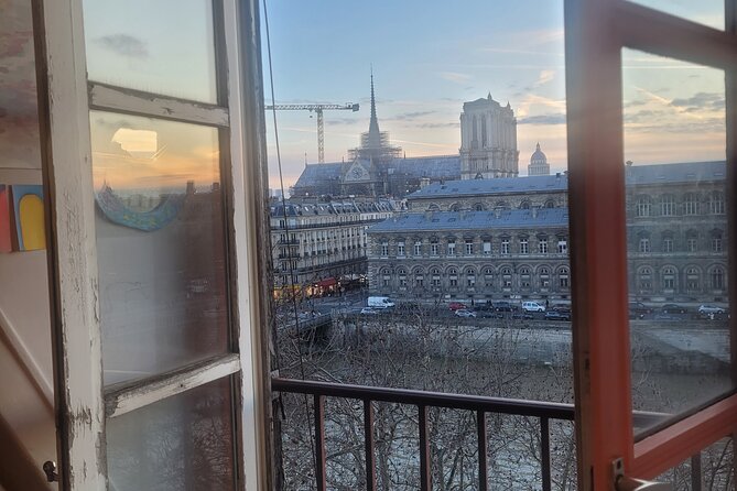 Fun Painting Class in a Professional Art Studio with a View - Finding the studio near Hôtel de Ville (and why the location helps)