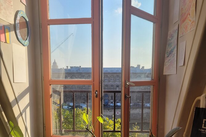 Fun Painting Class in a Professional Art Studio with a View - How Lara’s teaching style works for beginners and experienced painters