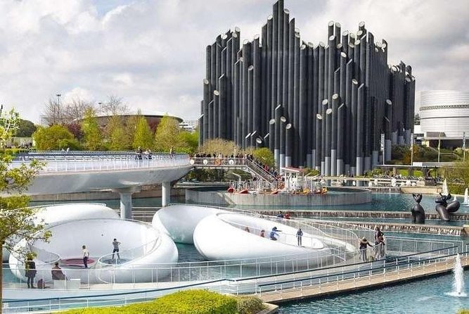 Futuroscope Park - Private trip from Paris - Entering Futuroscope: 40 attractions and family-friendly 3D/4D shows