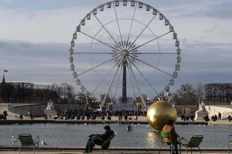German private Walking Tour through Montmartre & Passages - Wandering Montmartre beyond the crowds: the point of the private format