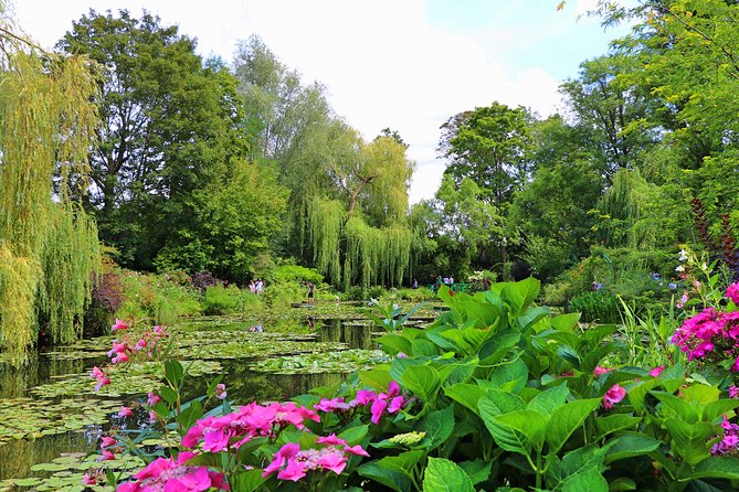 Giverny and Monet's Garden Half-Day Trip from Paris - Practical tips to enjoy Giverny more
