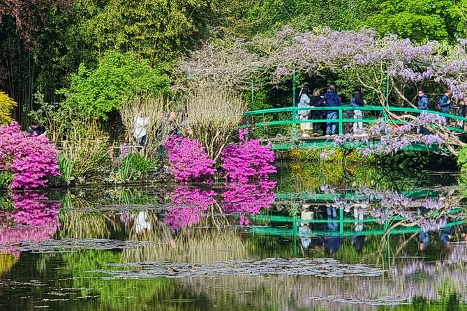 Giverny and Rouen Private Full Day Tour from Paris Van and Guide - Why Giverny and Rouen feel like two different worlds