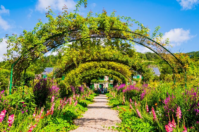 Giverny and Versailles Day Tour in a very small groupe from Paris - Price and value at $360.23 per person
