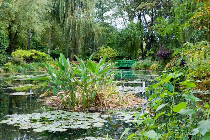Giverny and Versailles Full Day Private Guided Tour wih Hotel Pickup - Why the Guide Matters More Than You Think