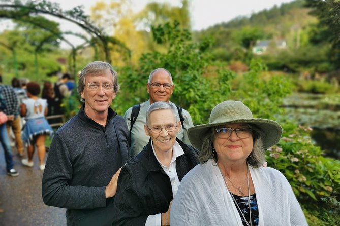 Giverny and Versailles Full-Day Private Guided Tour with Hotel Pickup - Hotel pickup at 9:00 and the reality of a 9-hour day