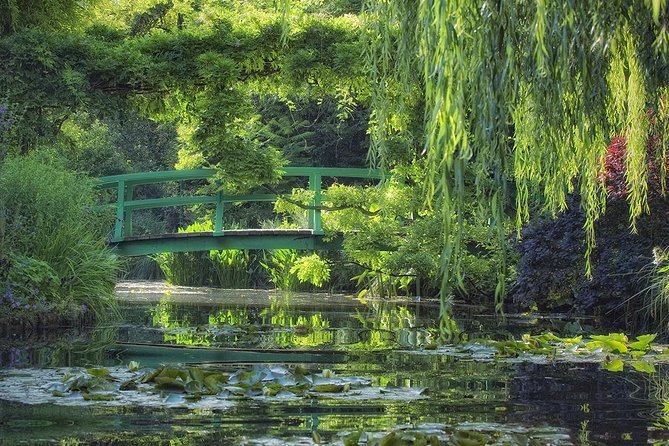 Giverny Half Day Guided Trip with Monet's House & Gardens from Paris by minivan - The Japanese Bridge and water-lily pond photo window