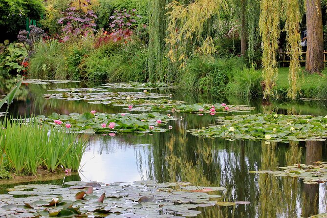 Giverny Half-Day Small-Group Tour from Paris – Max 7 Guests - Giverny village free time: lunch, art stops, and slower pacing