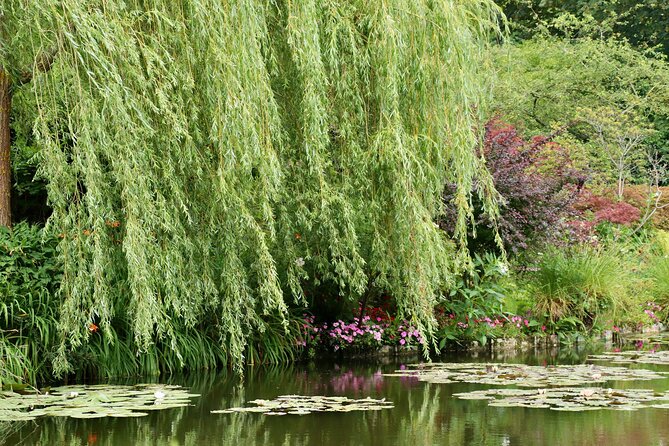 Giverny Half-Day Small-Group Tour from Paris – Max 7 Guests - The return drive with a short Versailles stop