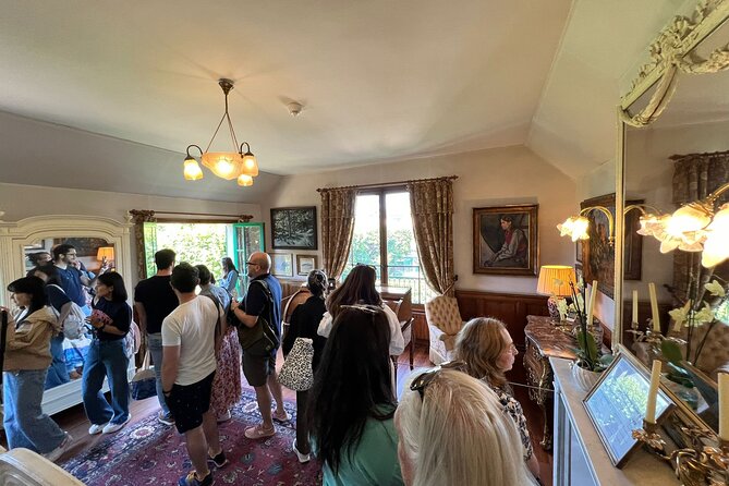 Giverny Monet House Half Day Private Guided Tour from Paris - Lunch in Giverny: optional, so you decide the style