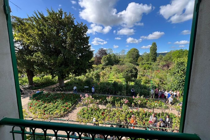 Giverny Monet House Half Day Private Guided Tour from Paris - The return to Paris: Wi‑Fi time and decompression