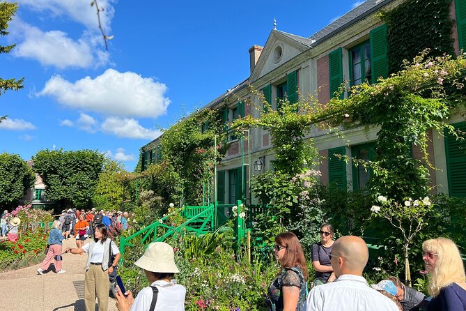 Giverny Monet House Half Day Private Guided Tour from Paris - Monet’s house and gardens: where the Water Lilies feeling starts