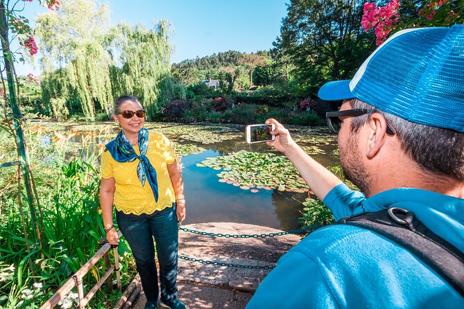 Giverny Monet's Garden & Auvers-sur-Oise with Van Gogh House Full Day From Paris - How the small-group format makes the day work