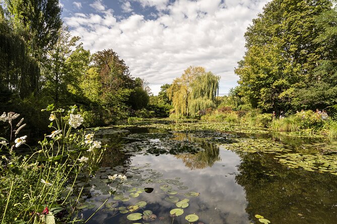 Giverny Monet's Gardens Entrance Ticket with Transport from Paris - How the escort fits in (and what you won’t get)