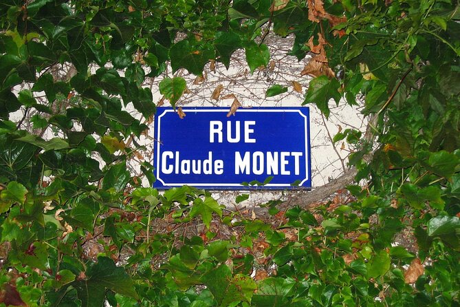 Giverny Monet’s Home and Gardens Half Day Tour from Paris - Lily pads, seasonality, and where the “best” photos happen