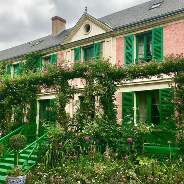 Giverny : Monet's house & Gardens Private tour from Paris - A Monet outing that starts with peace of mind