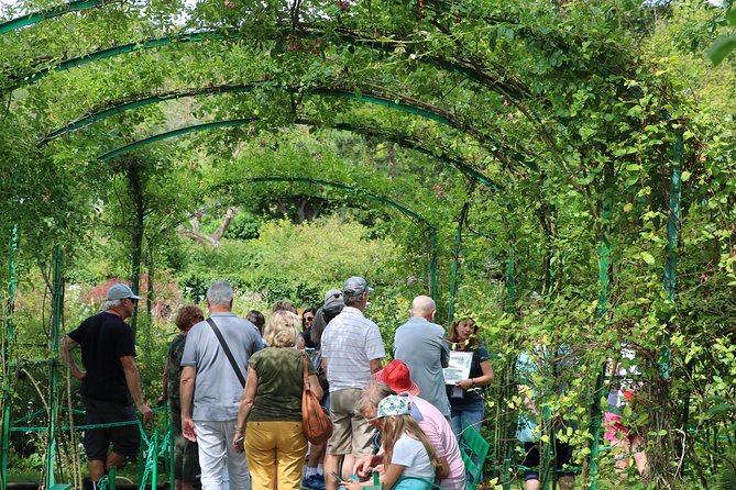 Giverny Private Half-Day Trip including Claude Monet' Gardens & House from Paris - From Paris to Giverny by Private Minivan