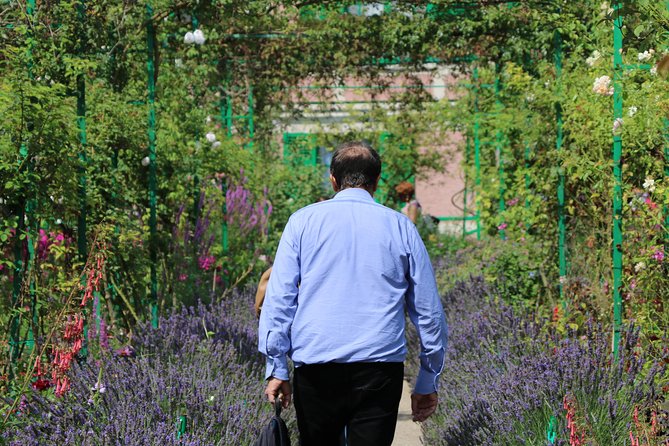 Giverny Private Half-Day Trip including Claude Monet' Gardens & House from Paris - Price and Value: Is $454.44 per Person Fair for a 5-Hour Private Day?