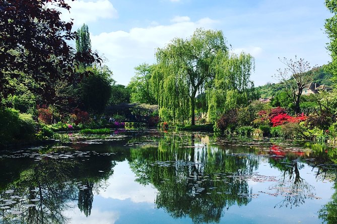 Giverny Private Trip with Monet's House, Gardens & Impressionism Museum - Getting to Giverny from Paris: Pickup, Minibus Comfort, and Timing