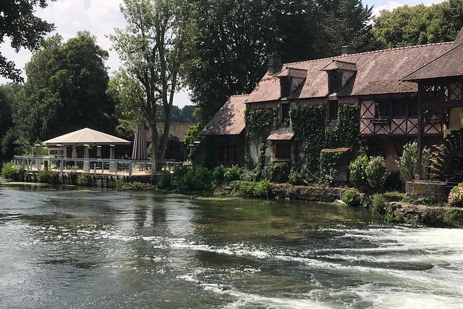 Giverny's House & Gardens plus Versailles Palace Day Trip with Lunch from Paris - Claude Monet’s house and gardens: what to focus on first