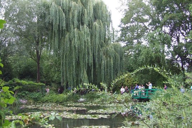 Giverny Small-Group Minivan with Hotel Pickup or Meeting Point - How the Three Departure Options Change Your Day