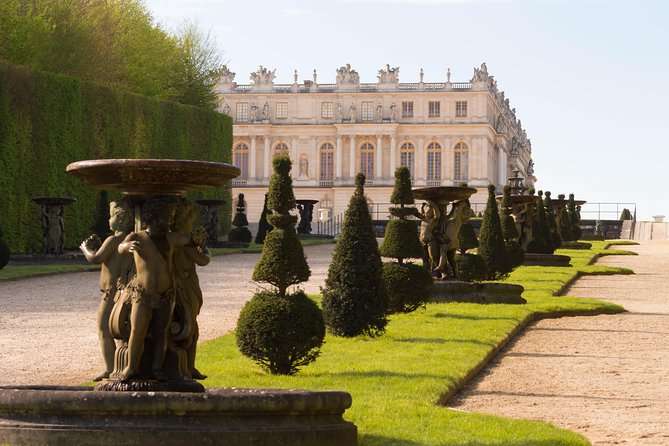 Giverny & Versailles Private Day Tour with Lunch from Paris - Versailles Palace Royal Apartments and the Hall of Mirrors